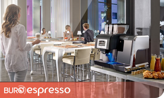 Une machine à café de grande capacité